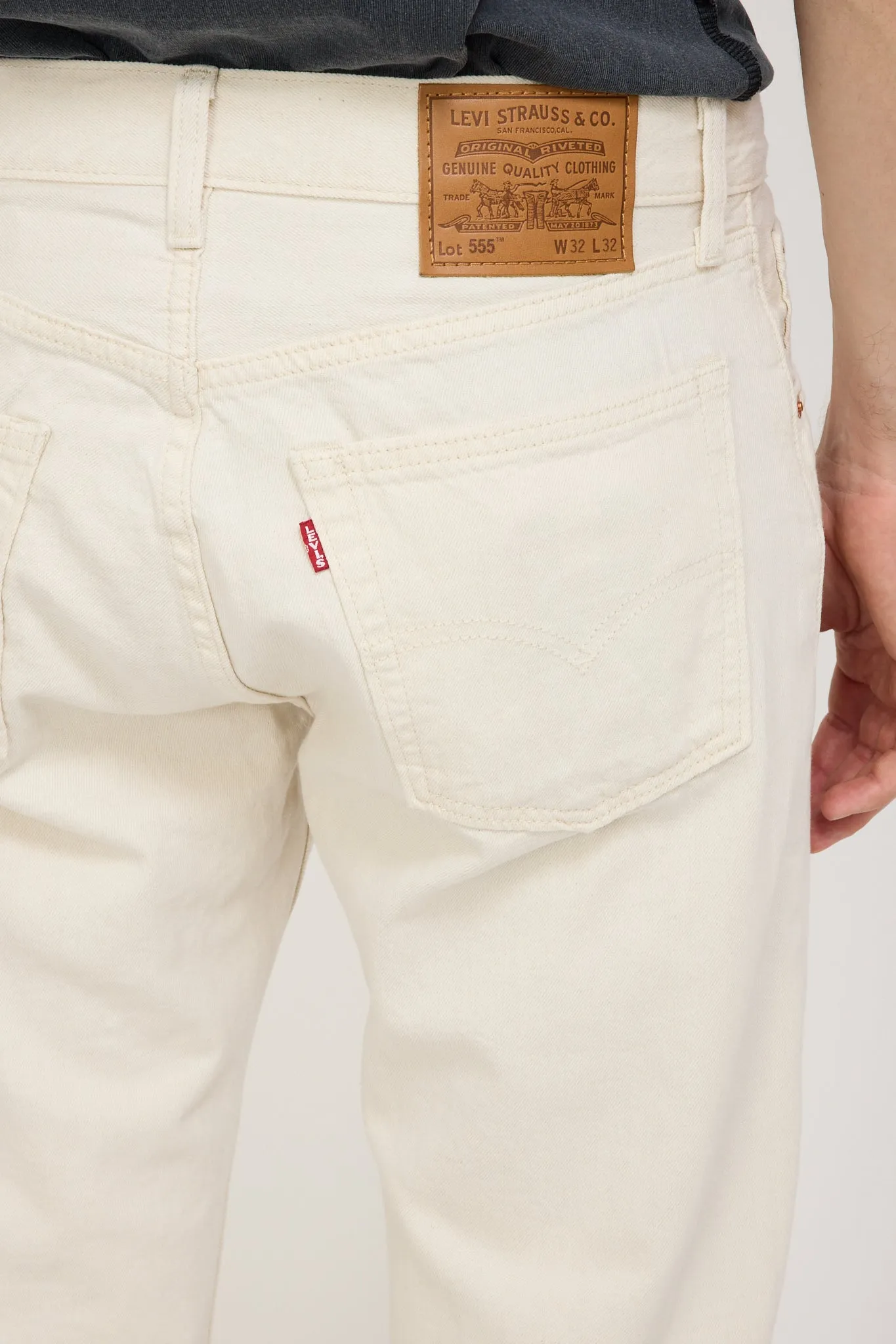 555 Relaxed Straight Jean Ecru Fusion