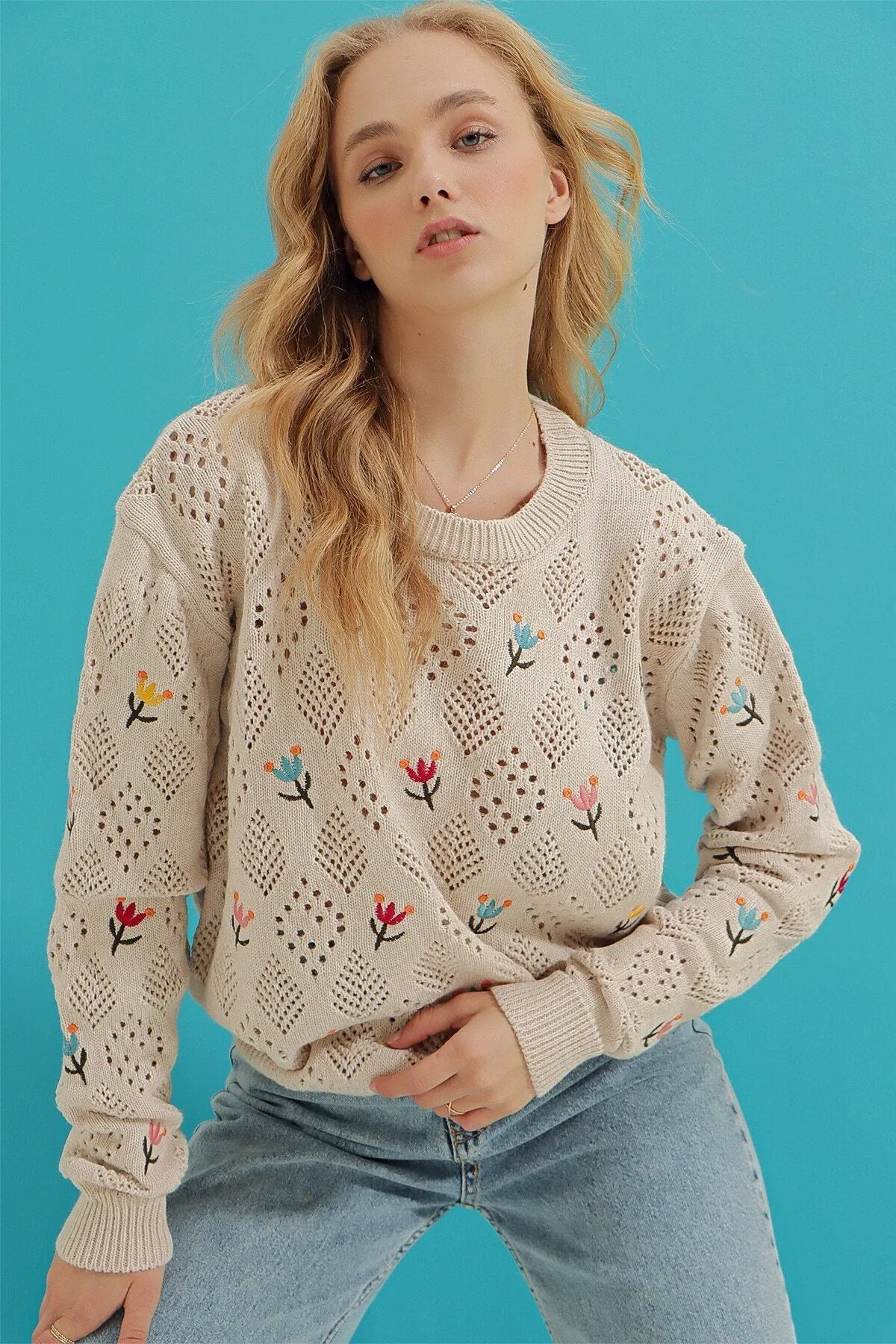 Floral Embroidered Cream Knitted Pullover