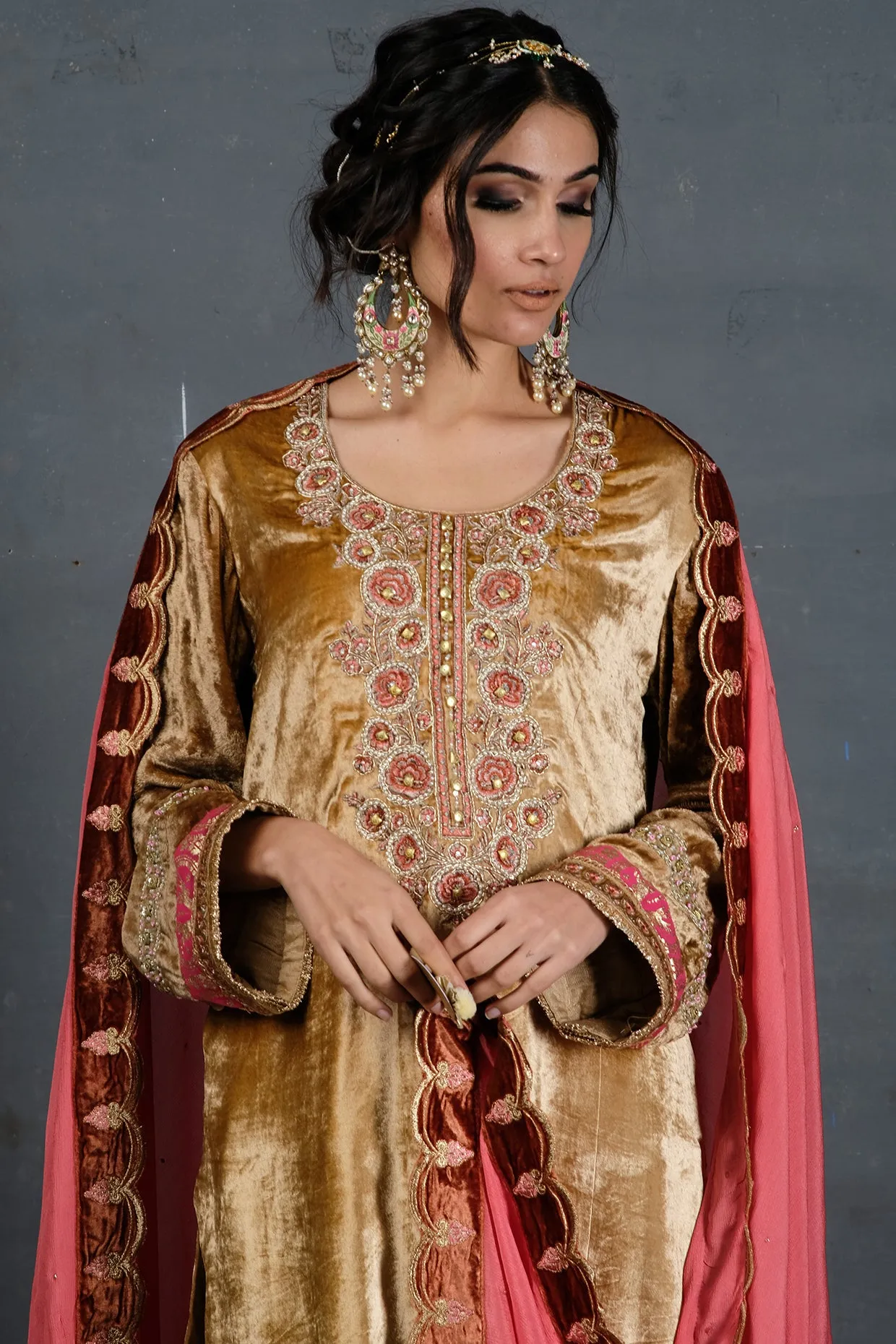 Relaxed Fit Velvet Suit In Gold